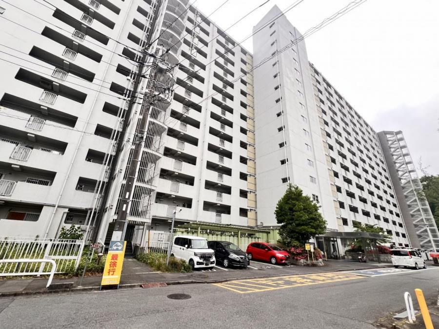 3LDK apartment in Zama, Kanagawa - Photo 1