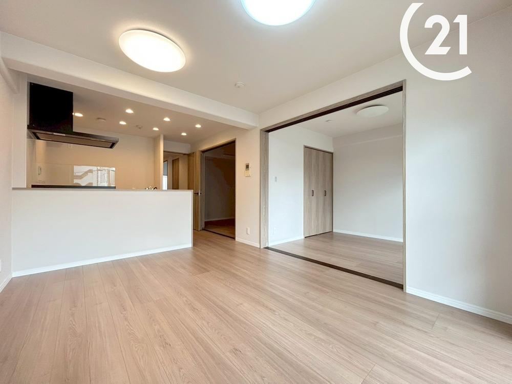 3LDK apartment in Nishiyodogawa Ward, Osaka - Photo 1