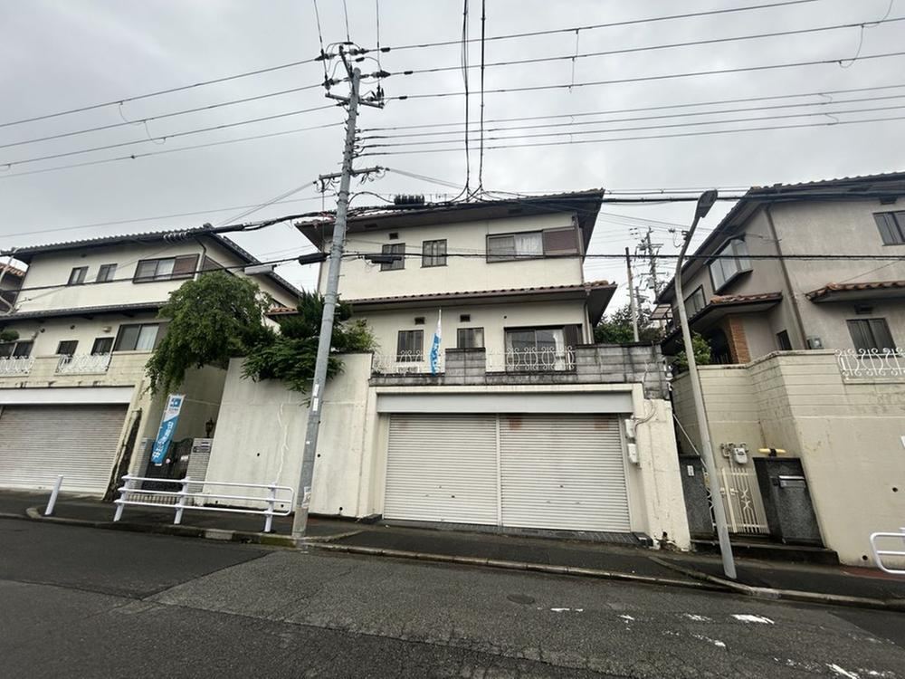 4LDK+S house in Tarumi Ward, Kobe, Hyogo - Photo 1