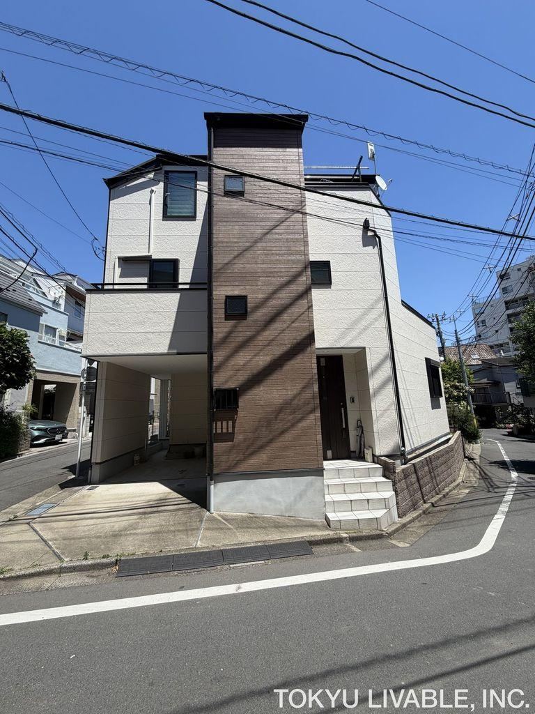 3LDK house in Meguro Ward, Tokyo - Photo 1