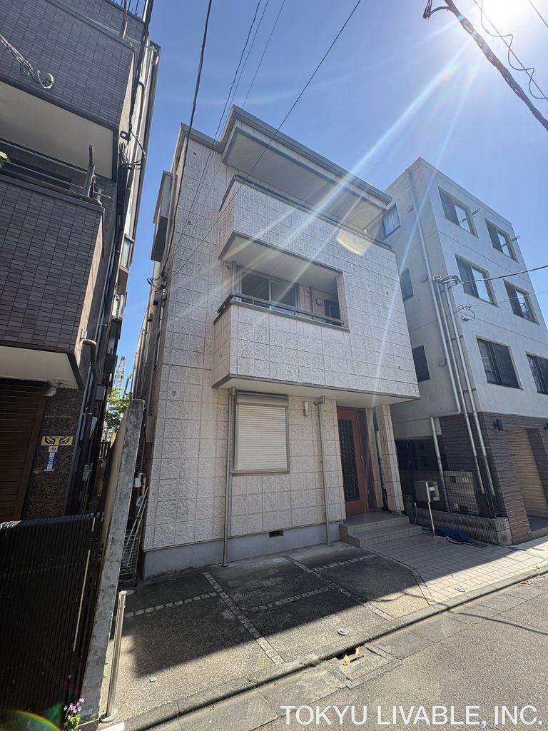 4LDK house in Katsushika Ward, Tokyo - Photo 1