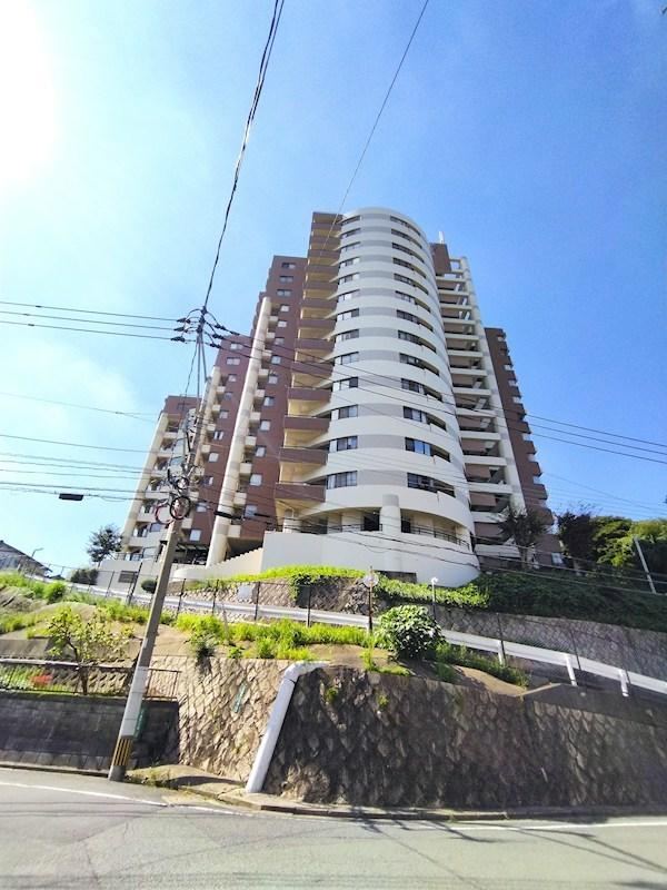 3LDK apartment in Yahatanishi Ward, Kitakyushu, Fukuoka - Photo 1