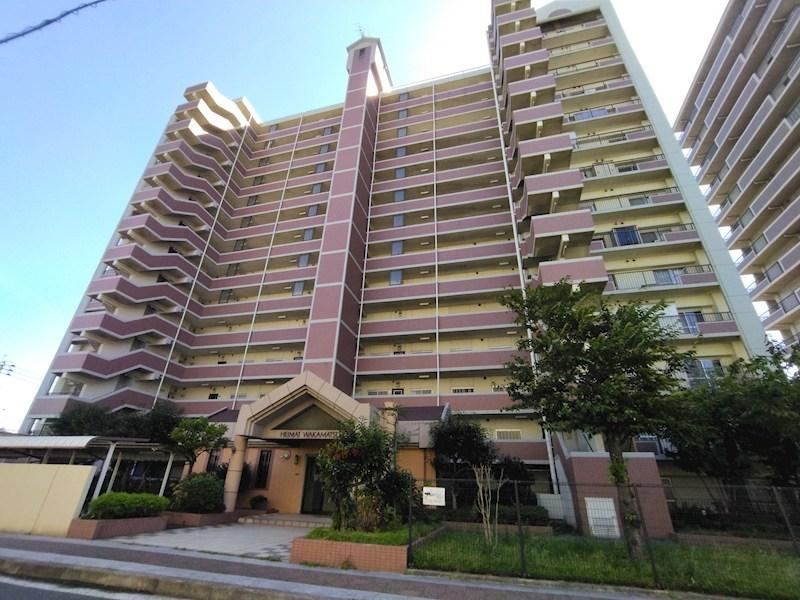 2LDK apartment in Wakamatsu Ward, Kitakyushu, Fukuoka - Photo 1