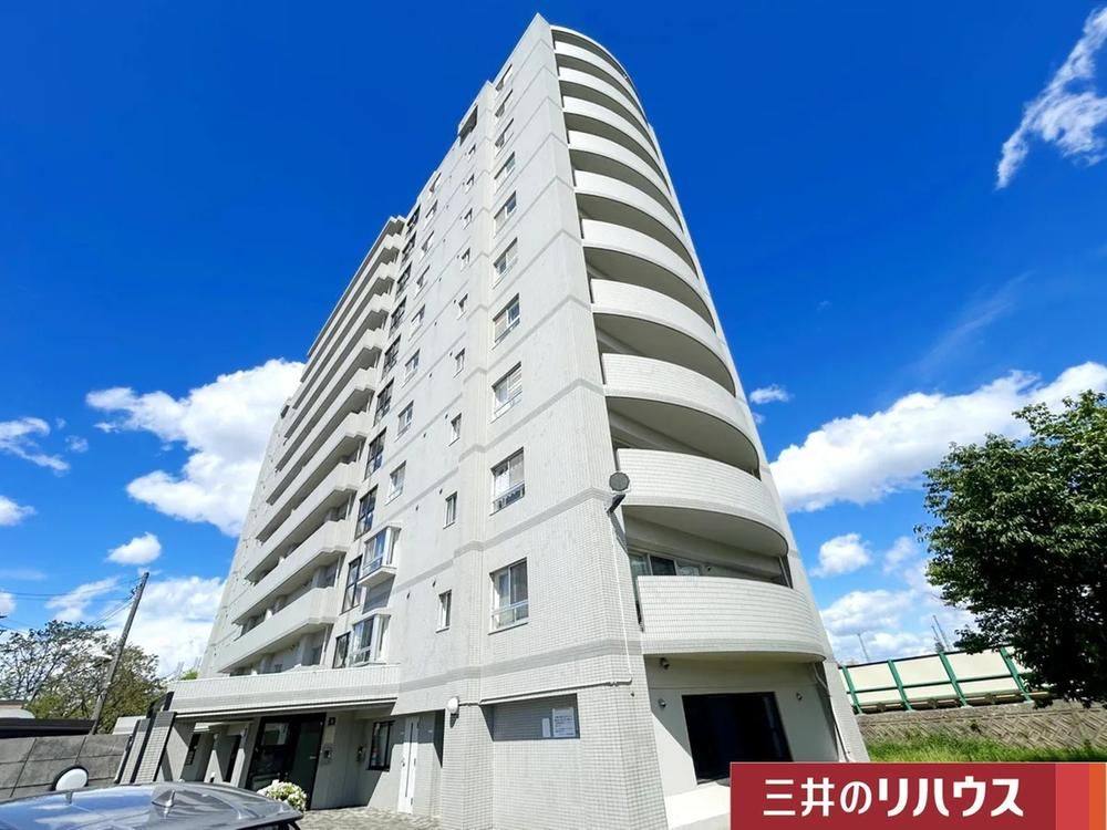 2LDK apartment in Minami Ward, Sapporo, Hokkaido - Photo 1