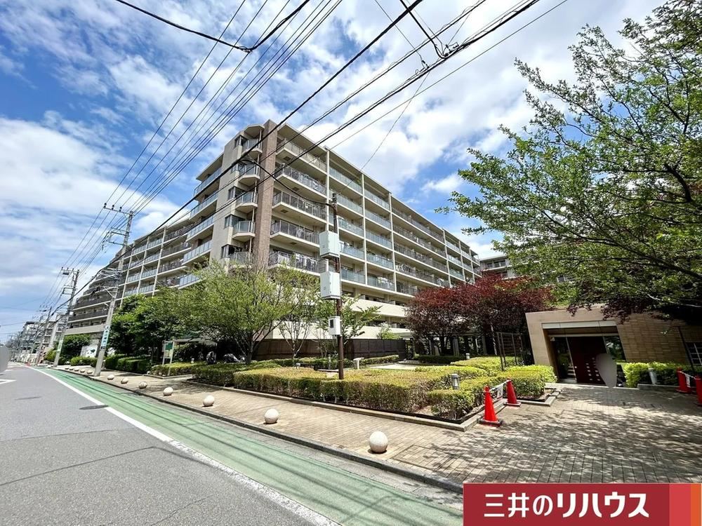 3LDK apartment in Mitaka, Tokyo - Photo 1