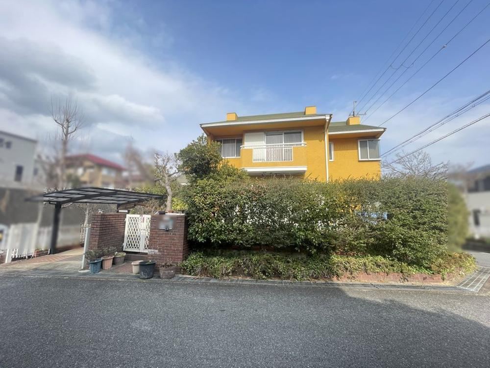 4LDK house in Oji, Kitakatsuragi District, Nara - Photo 1