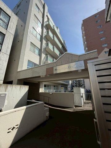 4LDK apartment in Chuo Ward, Sapporo, Hokkaido - Photo 1