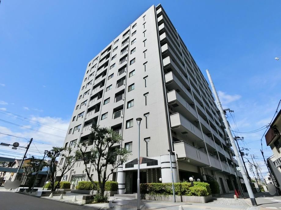 3LDK apartment in Suita, Osaka - Photo 1