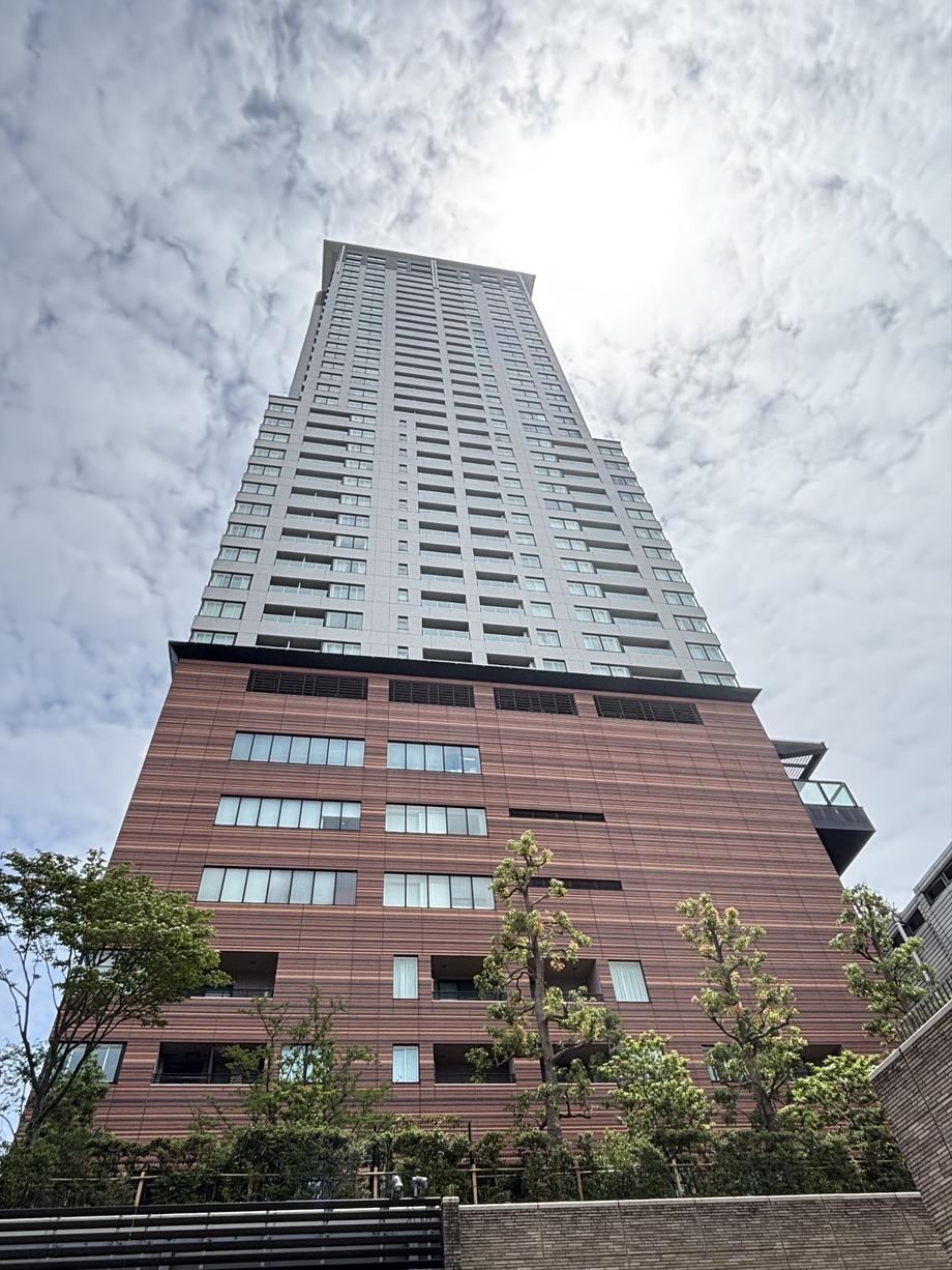 2LDK apartment in Meguro Ward, Tokyo - Photo 1