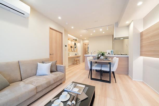 2LDK apartment in Meguro Ward, Tokyo - Photo 1