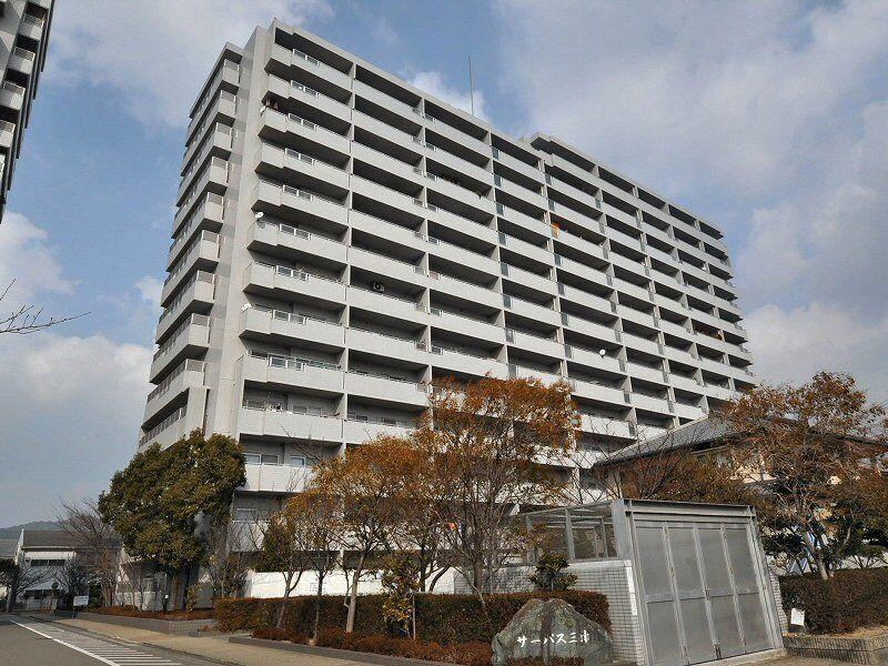 3LDK apartment in Matsuyama, Ehime - Photo 1