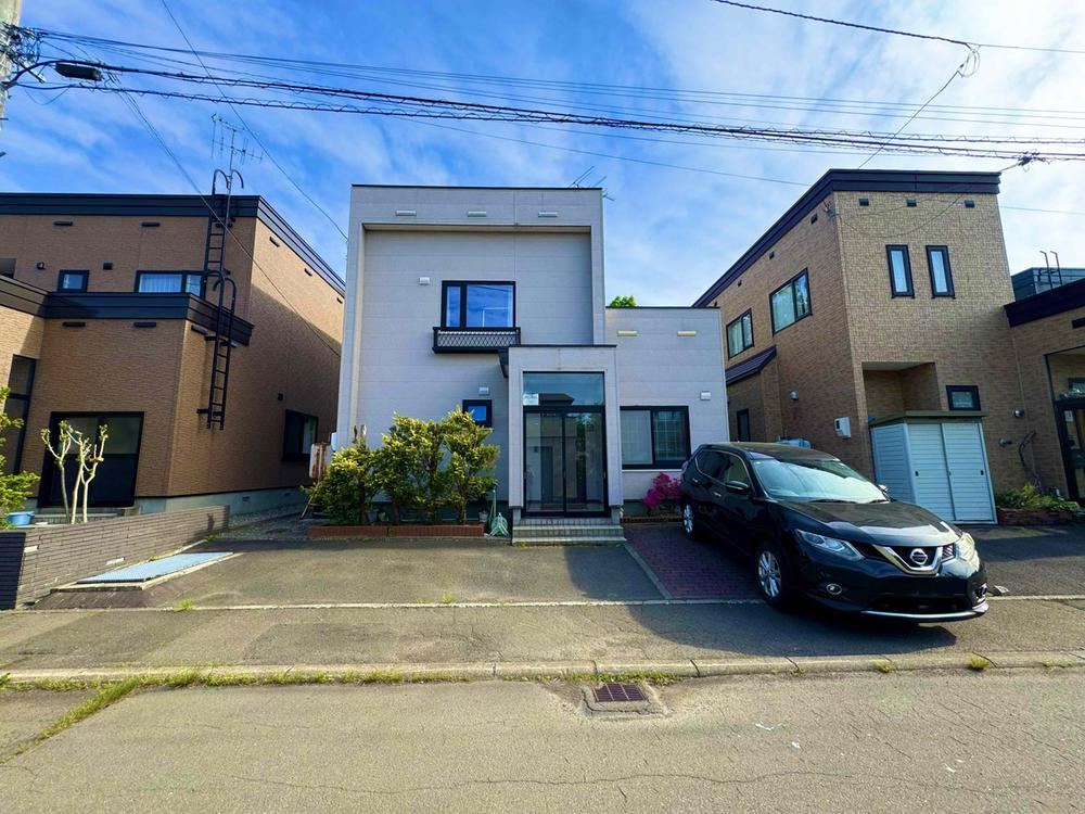 5LDK house in Kita Ward, Sapporo, Hokkaido - Photo 1