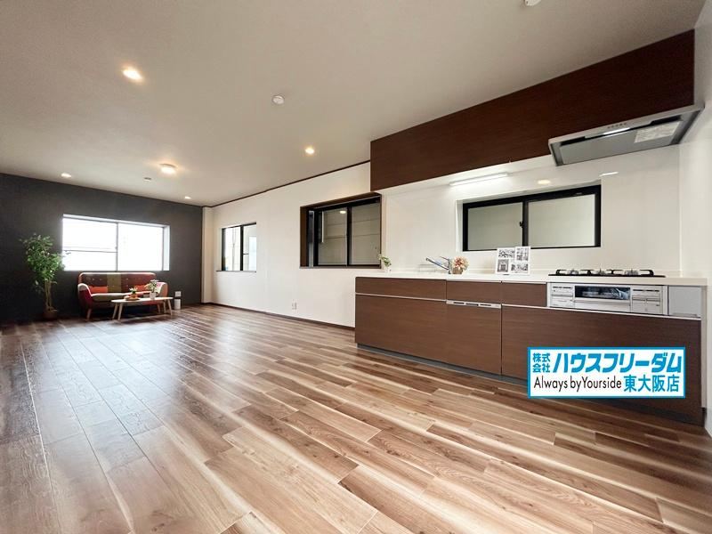 4LDK house in Higashiosaka, Osaka - Photo 1