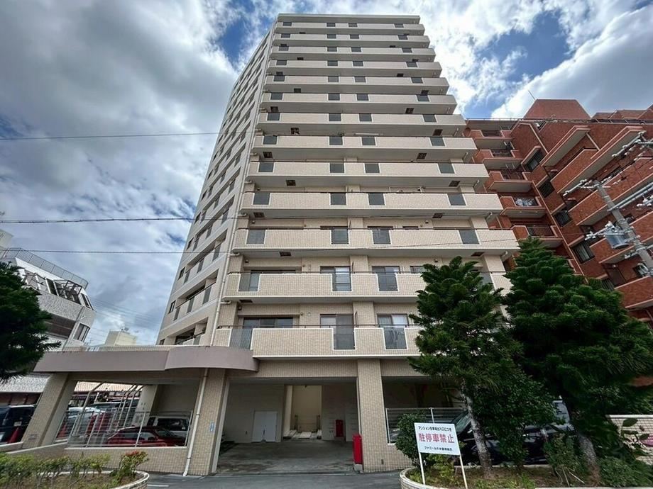 3DK apartment in Naha, Okinawa - Photo 1