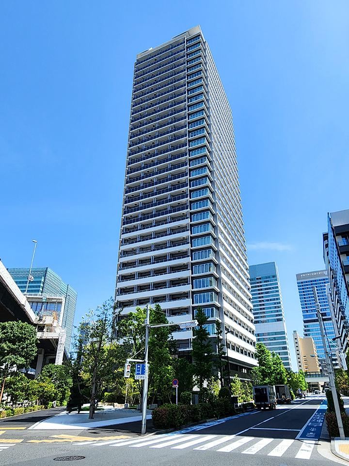 2LDK apartment in Minato Ward, Tokyo - Photo 1