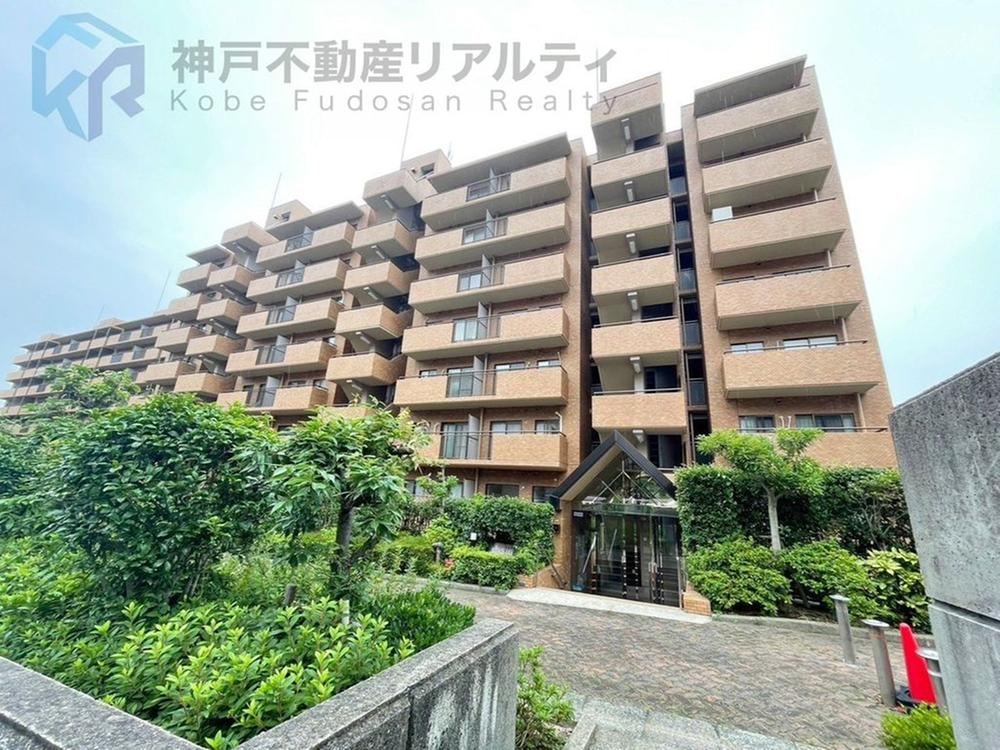 3LDK apartment in Nada Ward, Kobe, Hyogo - Photo 1