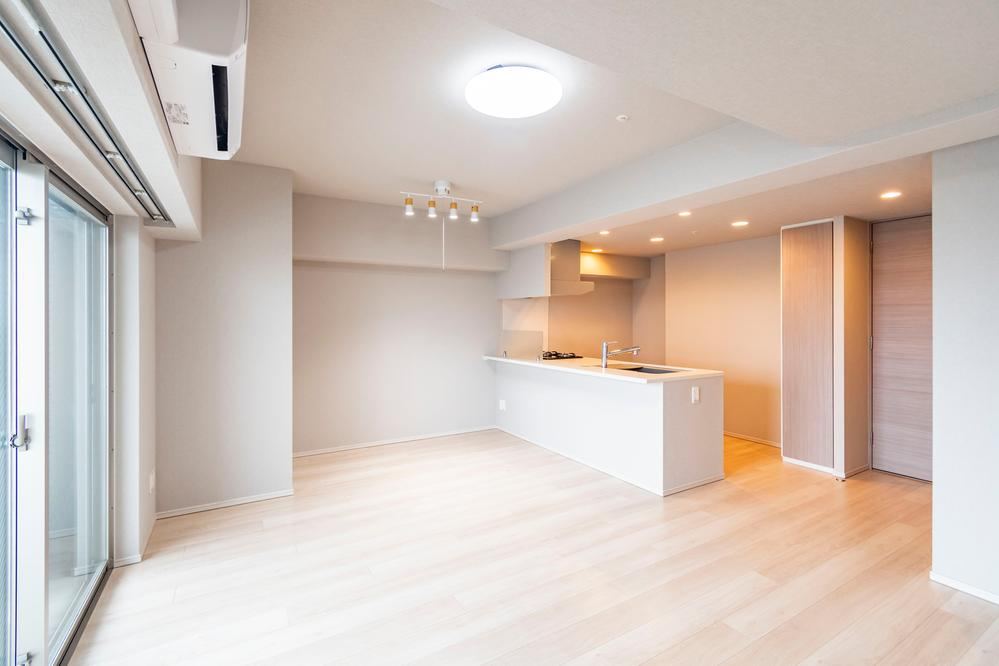 2LDK+S apartment in Adachi Ward, Tokyo - Photo 1