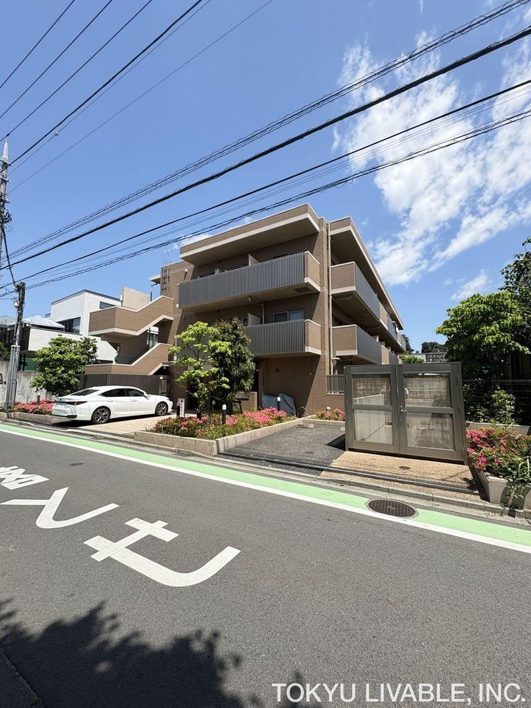 1LDK apartment in Setagaya Ward, Tokyo - Photo 1