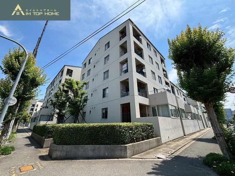 4LDK apartment in Yao, Osaka - Photo 1