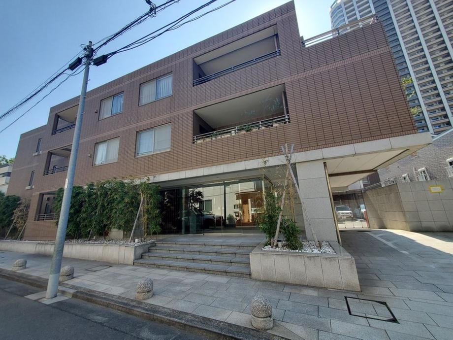 2LDK apartment in Shinagawa Ward, Tokyo - Photo 1