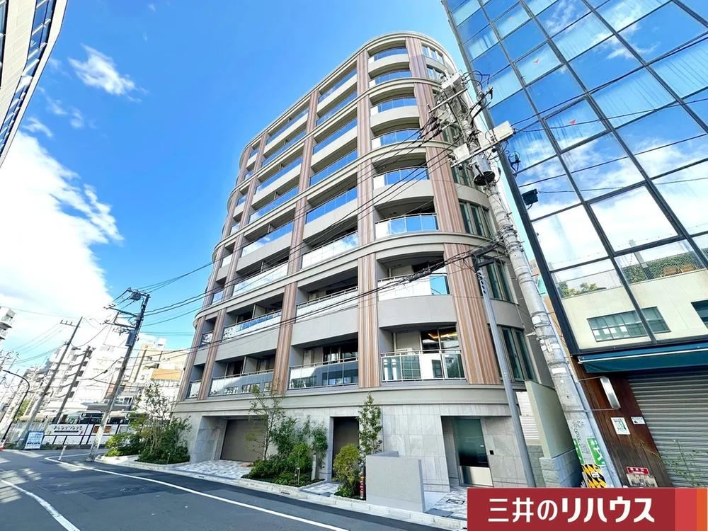 2LDK apartment in Shibuya Ward, Tokyo - Photo 1