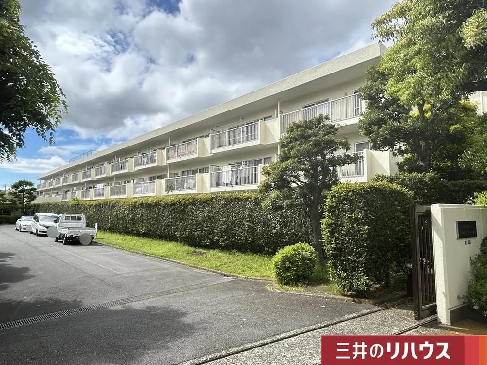 4LDK apartment in Ota Ward, Tokyo - Photo 1