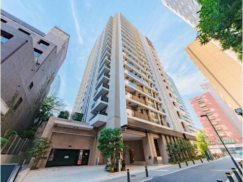 3LDK apartment in Minato Ward, Tokyo - Photo 1