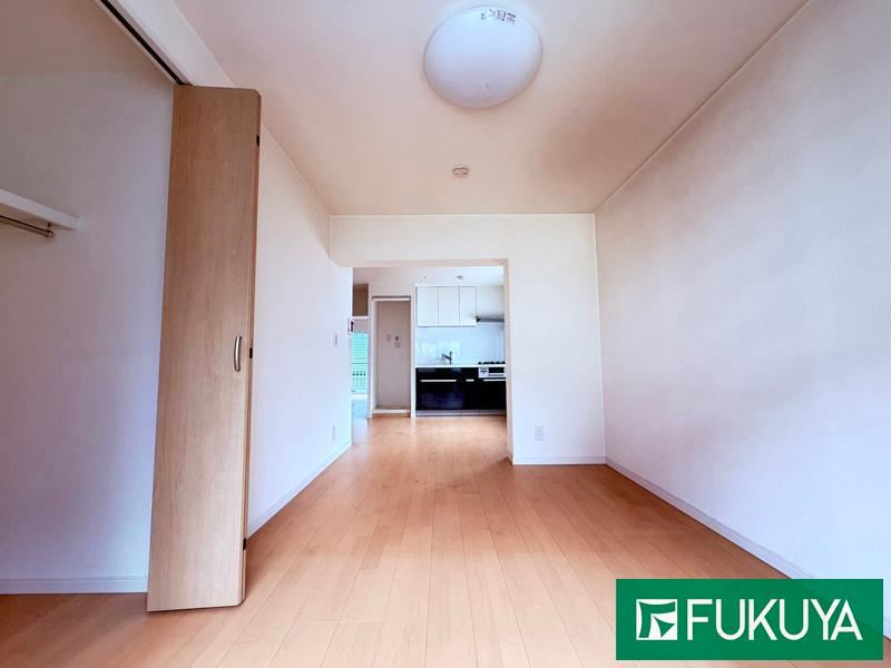 2LDK apartment in Chofu, Tokyo - Photo 1