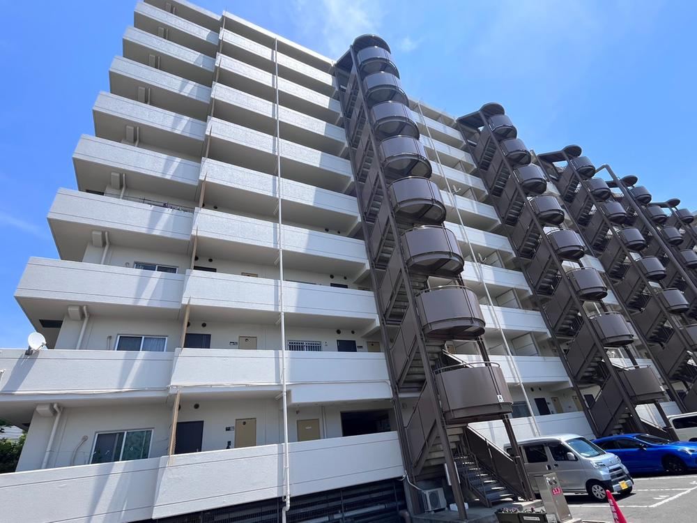 3DK apartment in Yao, Osaka - Photo 1