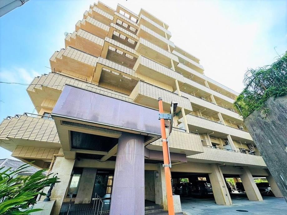 3LDK apartment in Urasoe, Okinawa - Photo 1