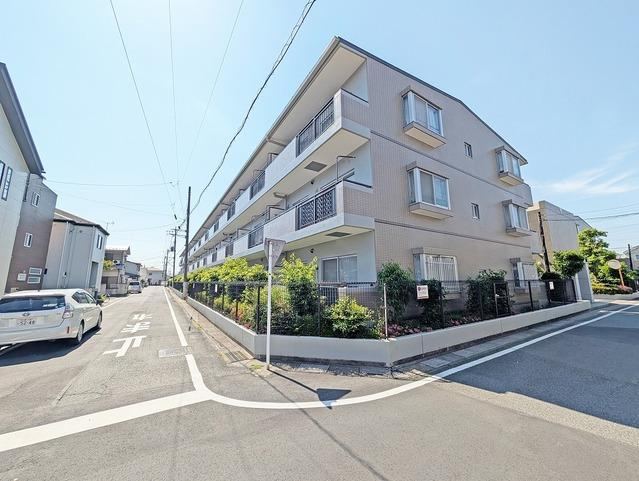 3LDK apartment in Kasukabe, Saitama - Photo 1