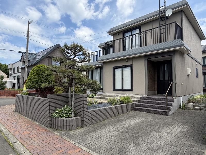 4LDK house in Ebetsu, Hokkaido - Photo 1