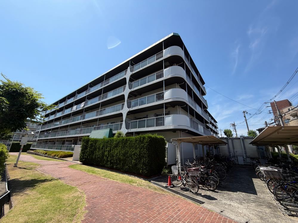 3LDK apartment in Sumiyoshi Ward, Osaka - Photo 1