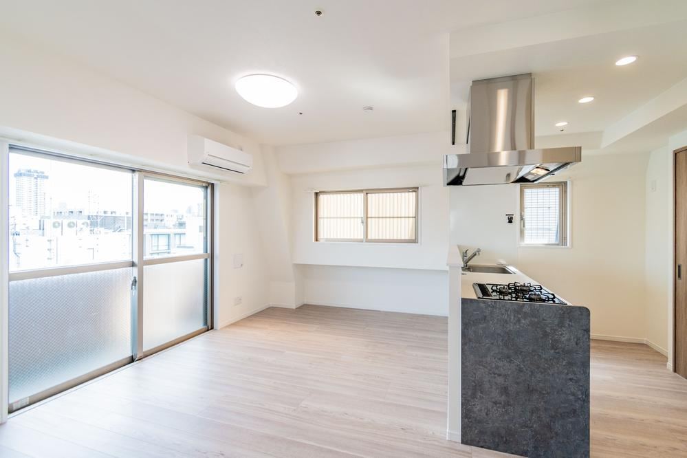 2LDK apartment in Chuo Ward, Tokyo - Photo 1