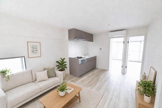 2LDK apartment in Higashiyodogawa Ward, Osaka - Photo 1