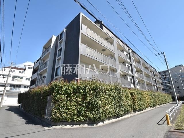 3LDK apartment in Chofu, Tokyo - Photo 1