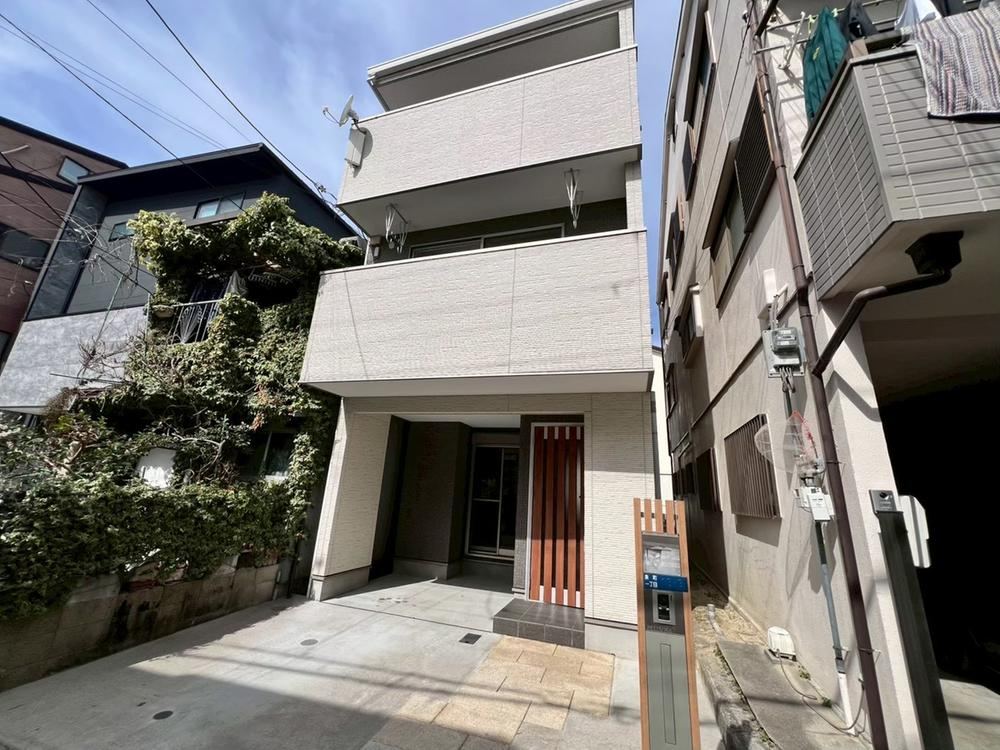 4LDK+S house in Daito, Osaka - Photo 1
