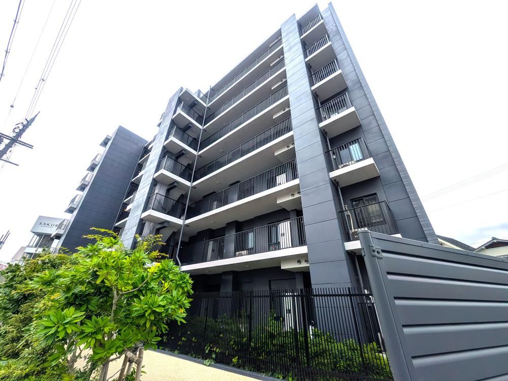 3LDK apartment in Takatsuki, Osaka - Photo 1