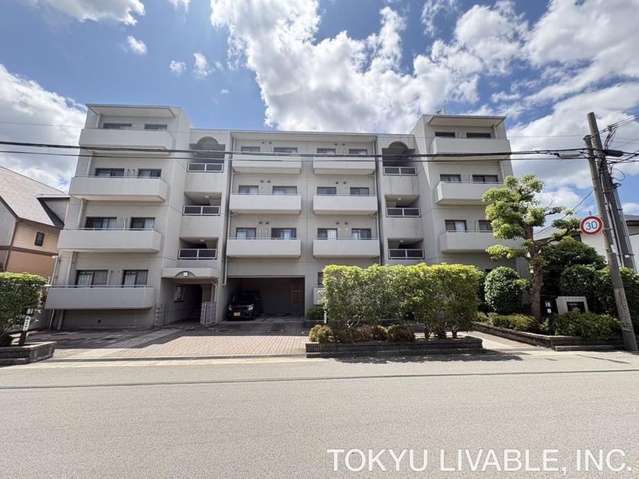 3LDK apartment in Ashiya, Hyogo - Photo 1
