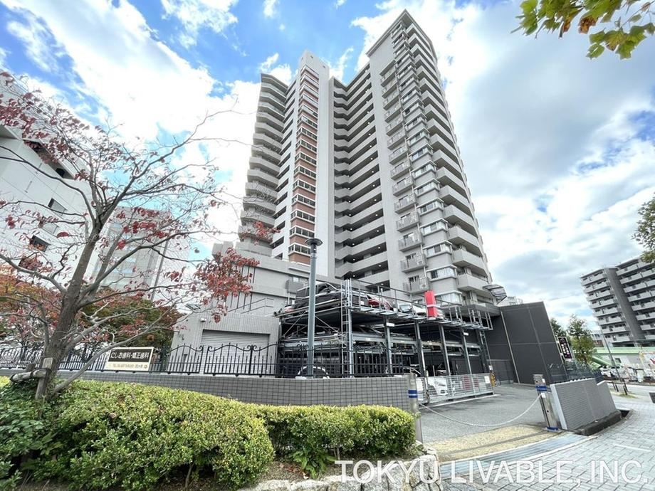 3LDK apartment in Toyonaka, Osaka - Photo 1