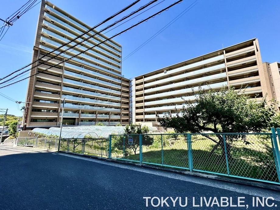 2LDK apartment in Suita, Osaka - Photo 1