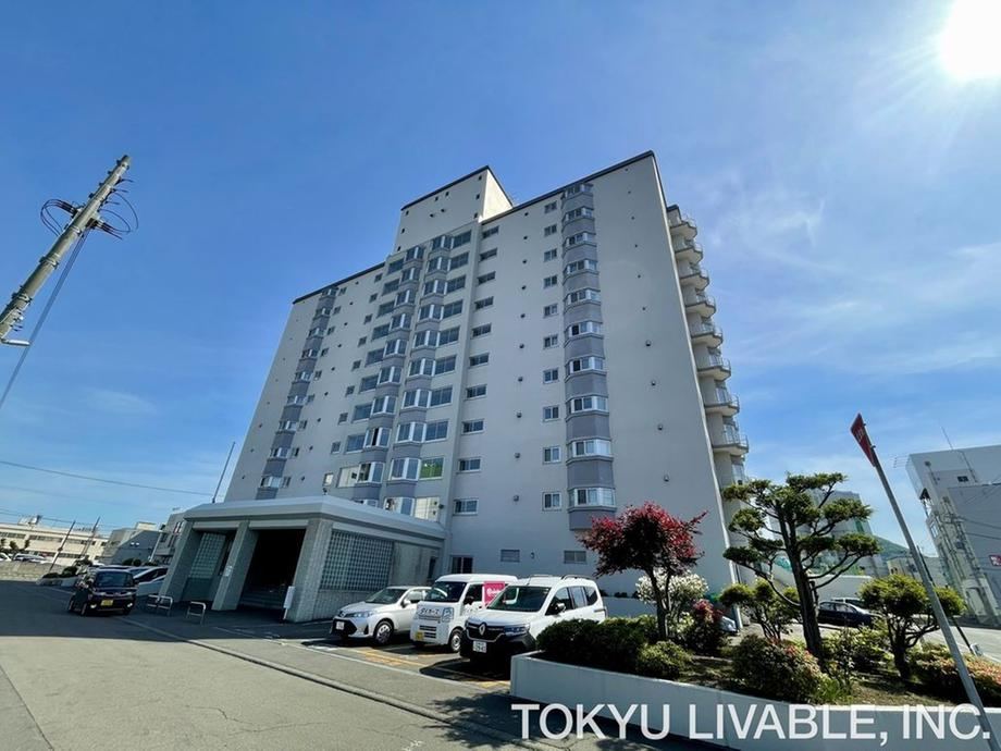 2LDK apartment in Nishi Ward, Sapporo, Hokkaido - Photo 1