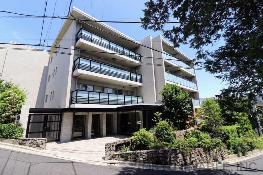 2LDK apartment in Ota Ward, Tokyo - Photo 1