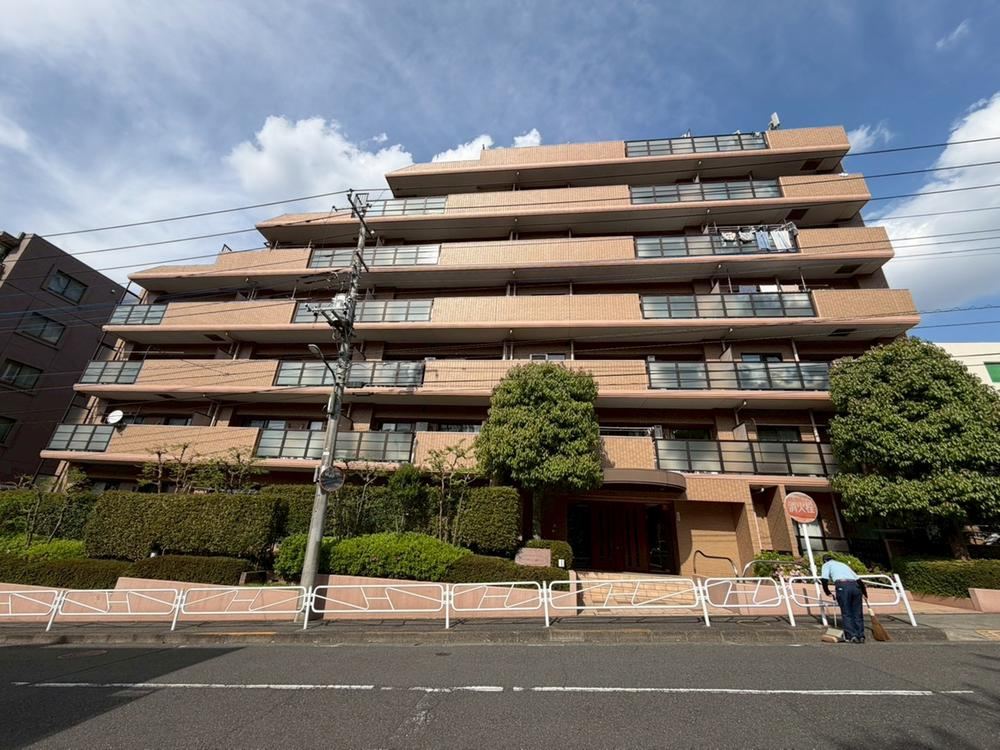 3LDK apartment in Hachioji, Tokyo - Photo 1