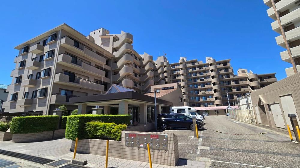 4LDK apartment in Chuo Ward, Niigata - Photo 1