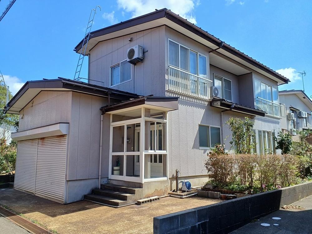 4LDK house in Joetsu, Niigata - Photo 1