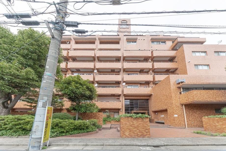 2DK apartment in Sumida Ward, Tokyo - Photo 1