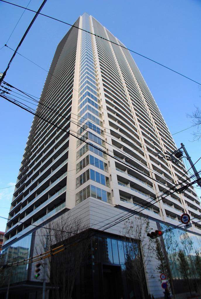 2LDK apartment in Nishi Ward, Osaka - Photo 1
