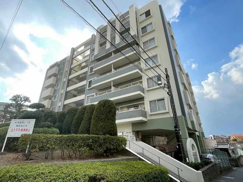 2LDK apartment in Yahatanishi Ward, Kitakyushu, Fukuoka - Photo 1