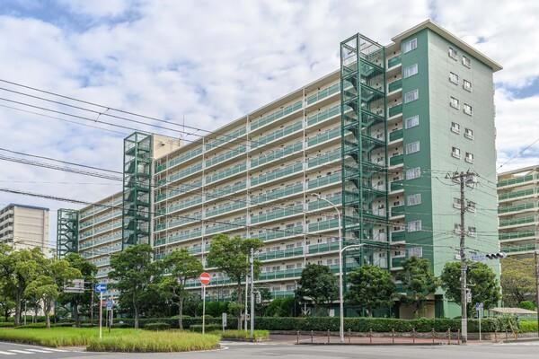 3LDK apartment in Mihama Ward, Chiba - Photo 1